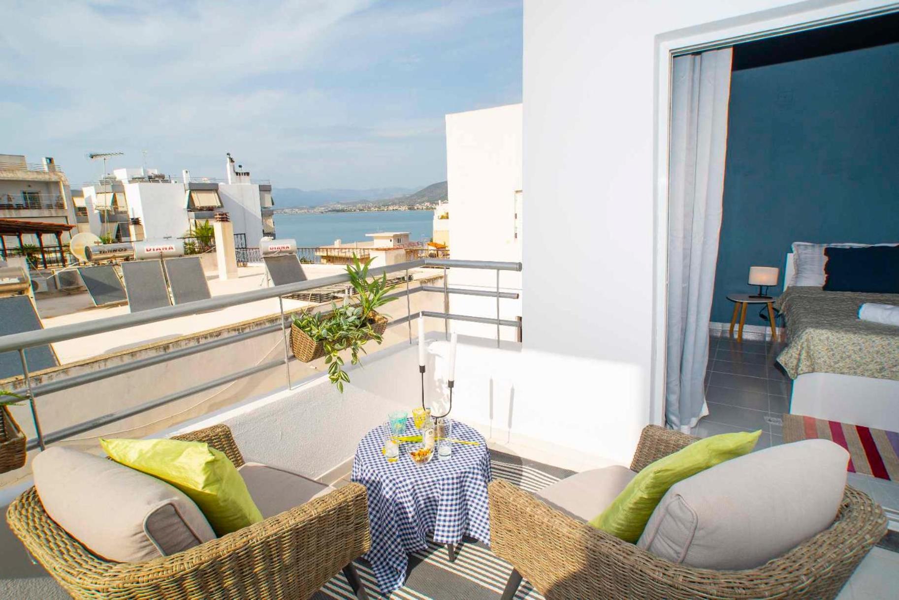 Top Floor Apartment In Chalkís מראה חיצוני תמונה
